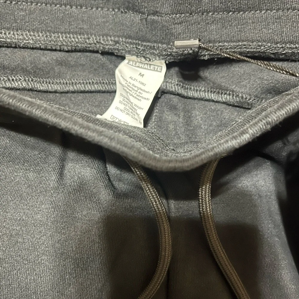 Alphalete Women's Black Drawstring Lounge Shorts - Picture 4 of 4